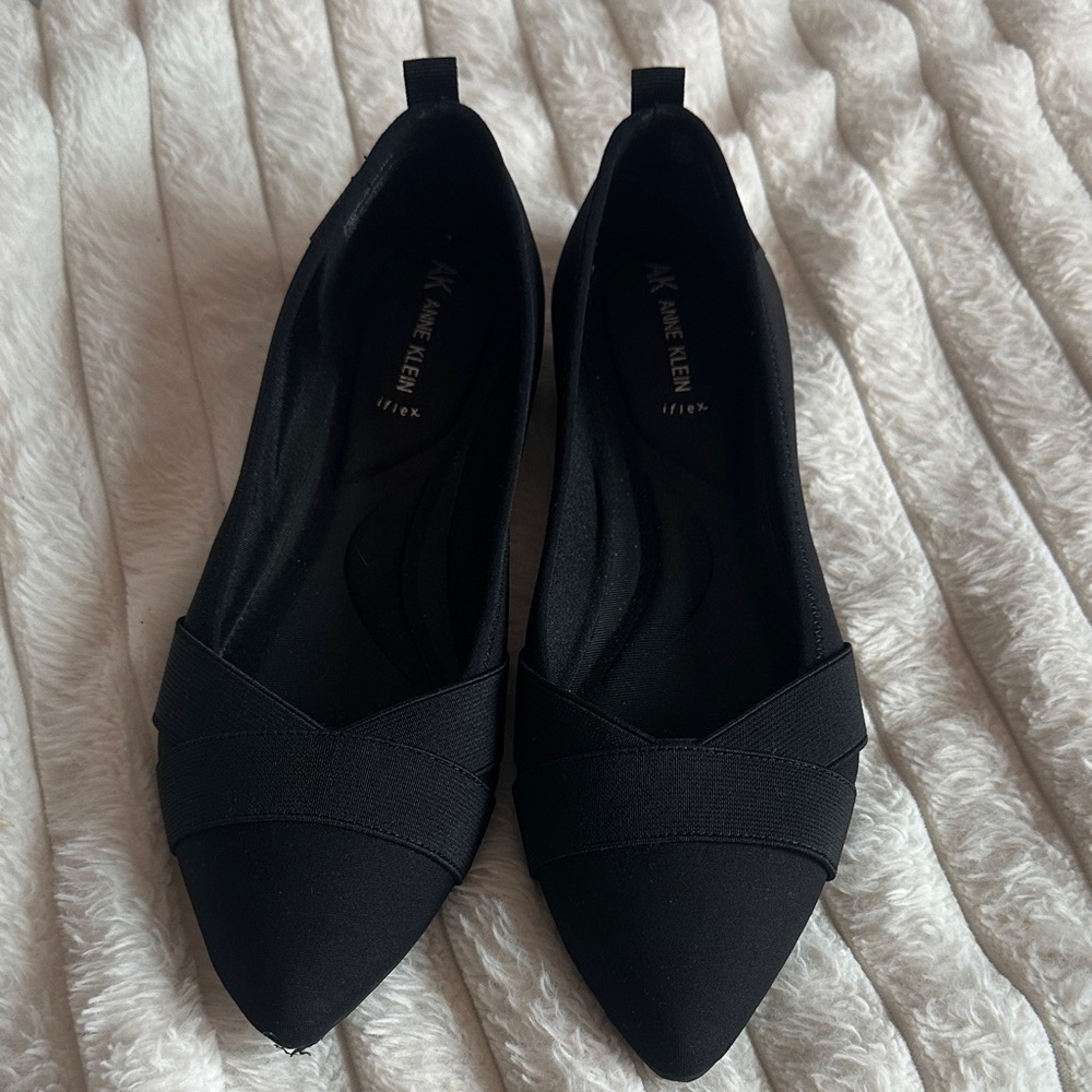 Anne Klein Black Pointed Flats